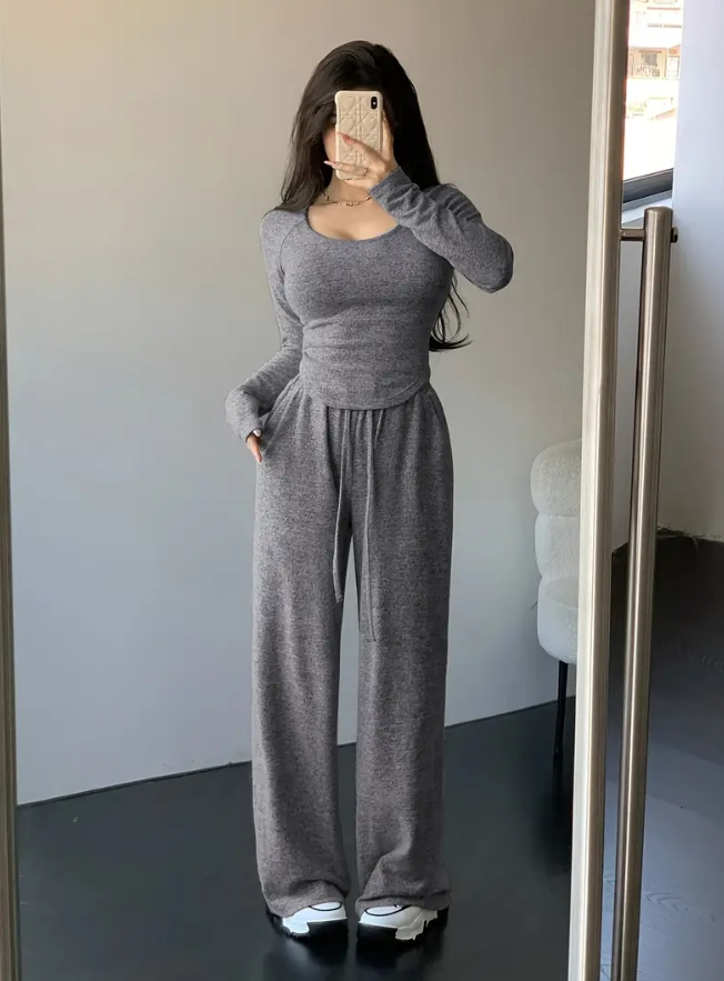 جمبسوت نسائي شتوي مريح بأكمام طويلة وجيوب – تصميم عصري ولون موحد أنيق