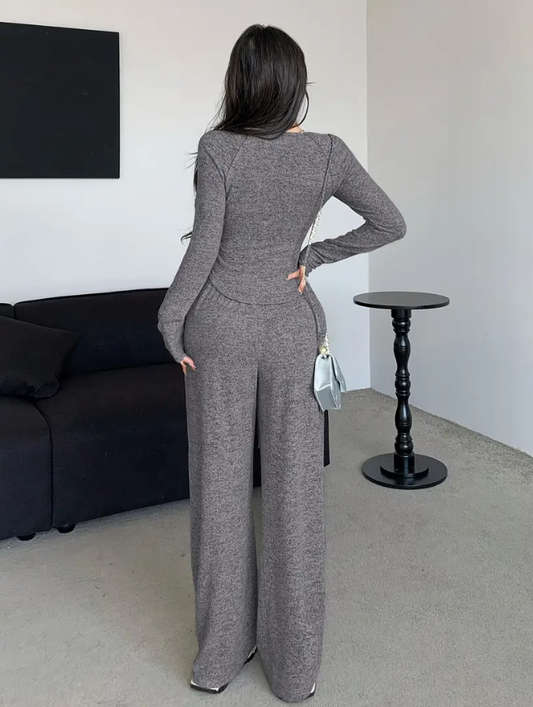 جمبسوت نسائي شتوي مريح بأكمام طويلة وجيوب – تصميم عصري ولون موحد أنيق