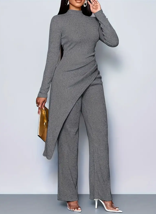 طقم شتوي أنيق من قطعتين للنساء – قماش بولار دافئ بتصميم عصري ومريح